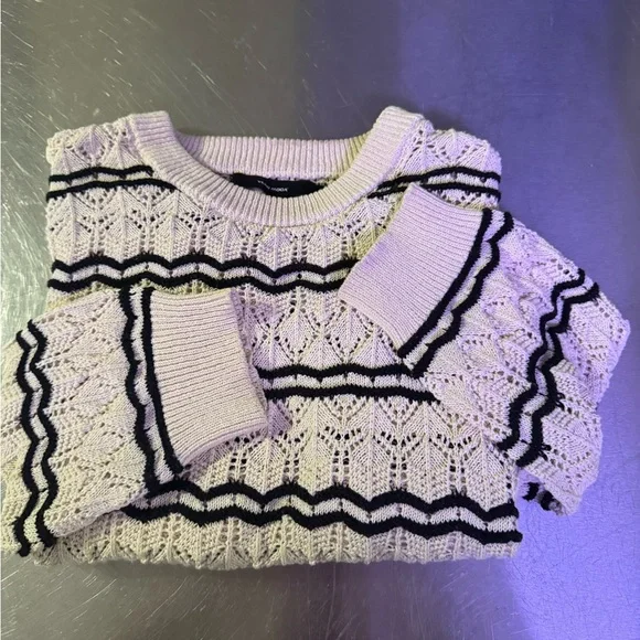 Striped Cream and Black Sweater! Vera Moda brand! Super sharp staple! - Picture 5 of 6